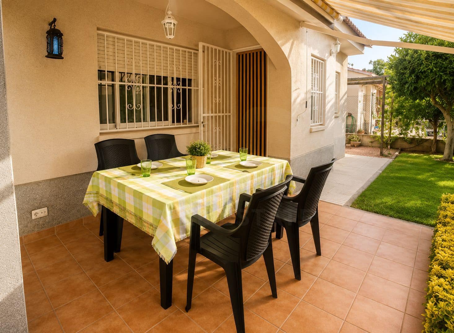 3 chambre Villa/Maison Mitoyenne à vendre à Barcelone ville avec piscine garage - 345 000 € (Ref: 9993583)