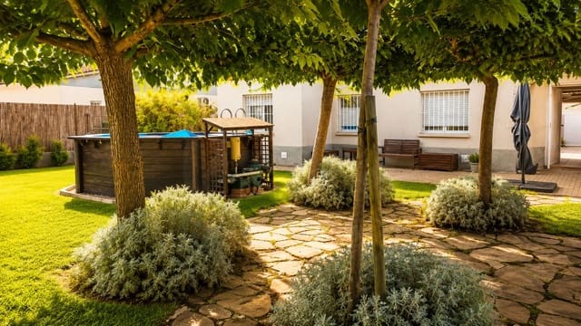 3 soveværelse Rækkehus til salg i Cubelles med swimmingpool garage - € 345.000 (Ref: 9993583)
