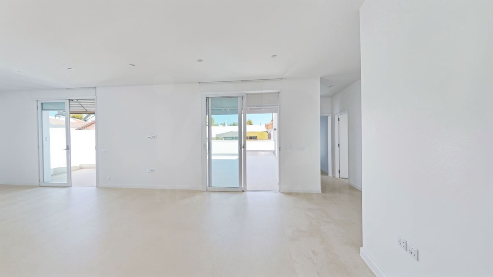 3 makuuhuone Omakotitalo myytävänä paikassa Cadiz kaupunki mukana uima-altaan - 450 000 € (Ref: 9993584)