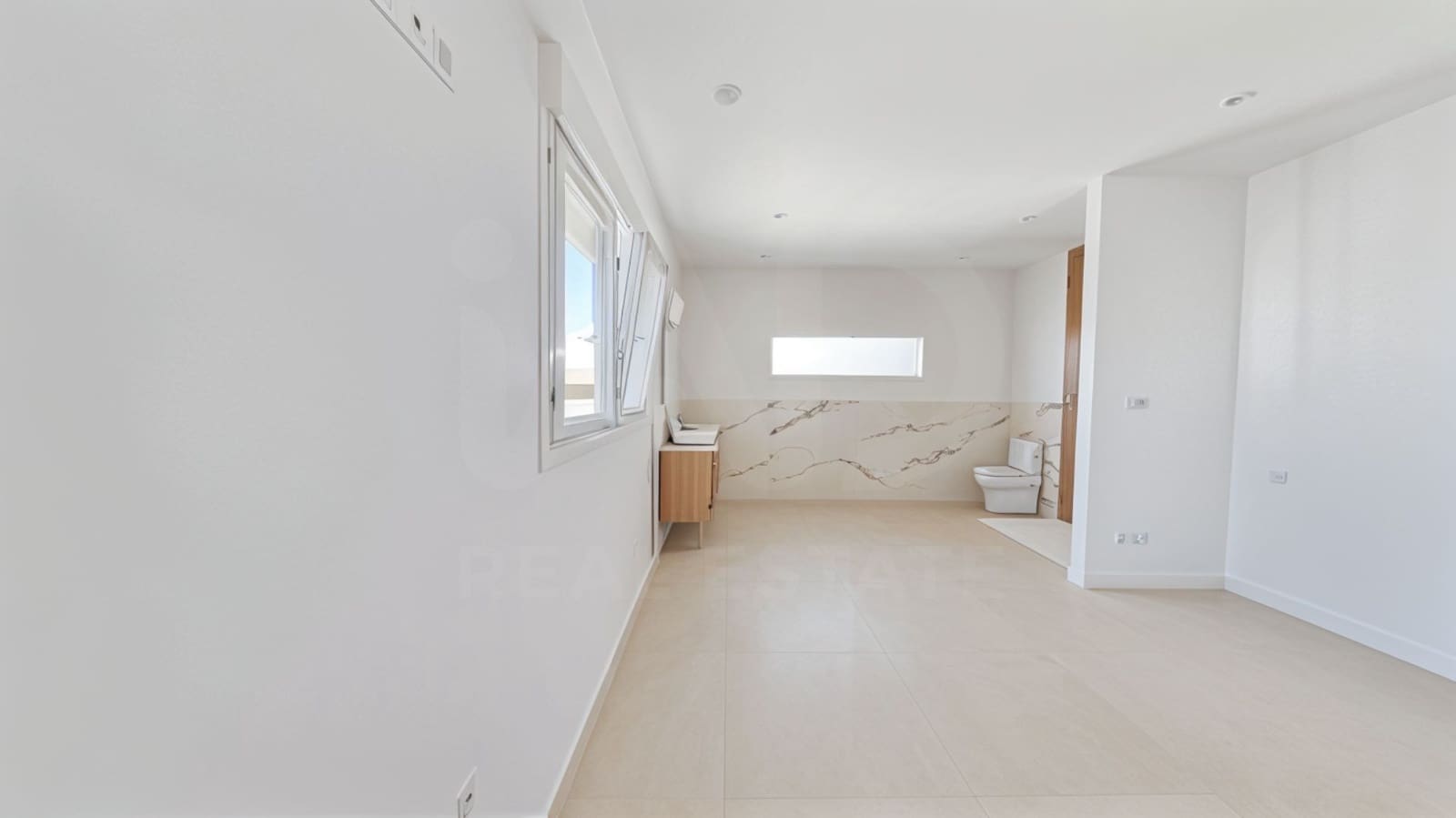 3 makuuhuone Omakotitalo myytävänä paikassa Cadiz kaupunki mukana uima-altaan - 450 000 € (Ref: 9993584)