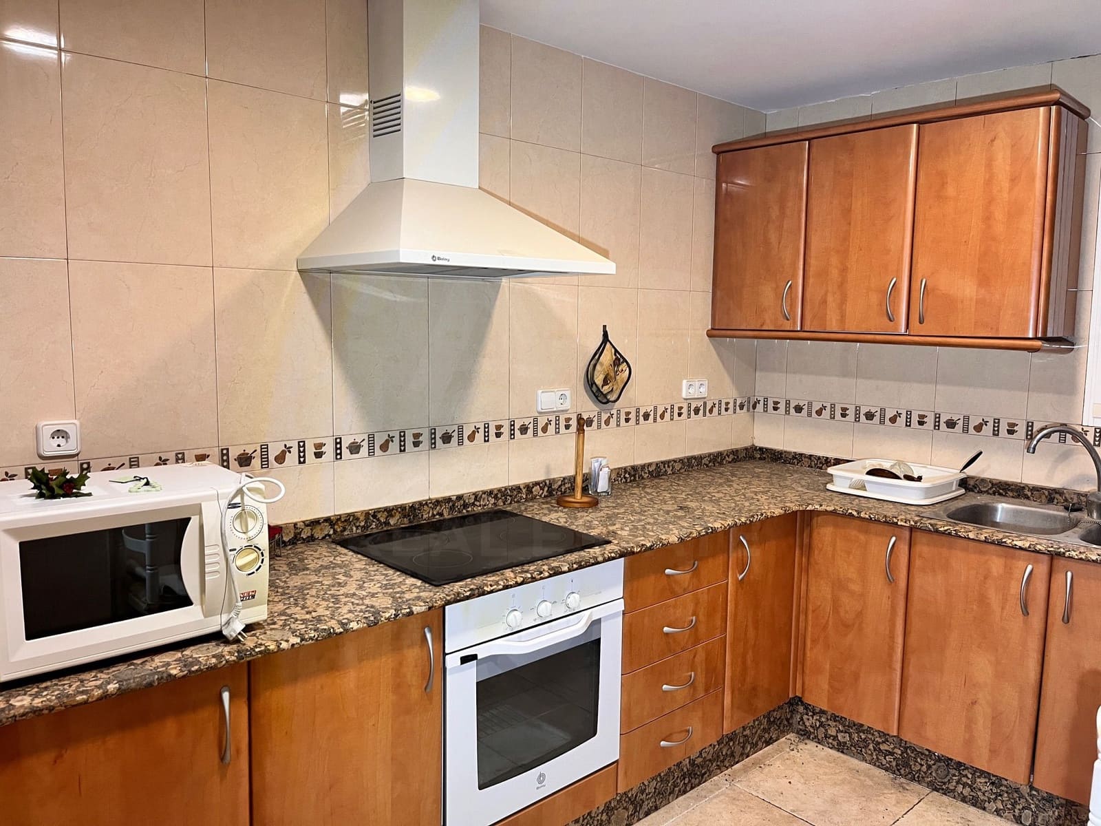 8 slaapkamer Rijtjeshuis te koop in Torreblanca - € 299.000 (Ref: 9993585)
