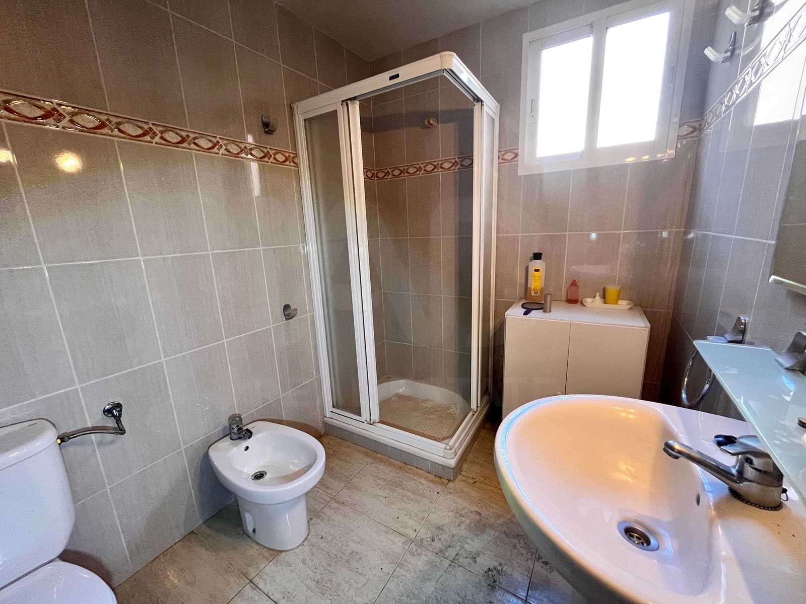 8 slaapkamer Rijtjeshuis te koop in Torreblanca - € 299.000 (Ref: 9993585)
