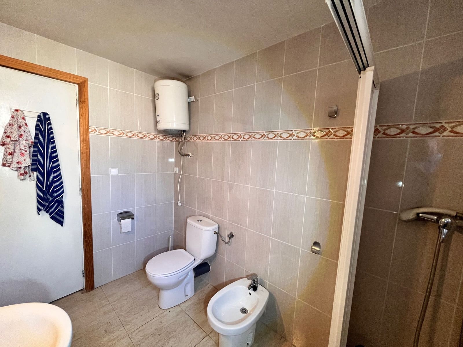 8 slaapkamer Rijtjeshuis te koop in Torreblanca - € 299.000 (Ref: 9993585)