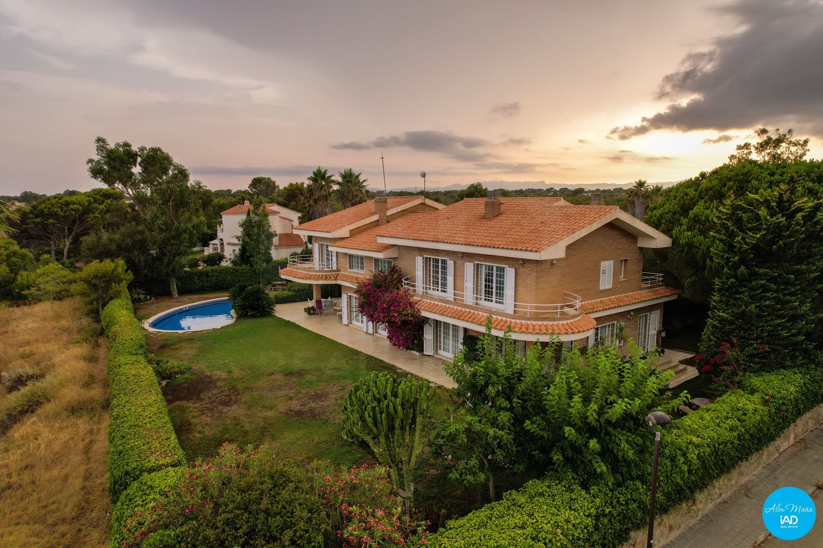 4 sovrum Villa till salu i Sant Jordi d'Alfama med pool garage - 1 400 000 € (Ref: 9993587)