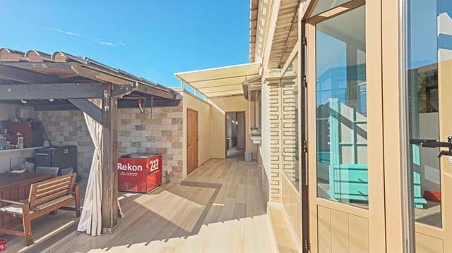 3 soverom Hus til salgs i Cádiz by med svømmebasseng garasje - € 350 000 (Ref: 9993589)