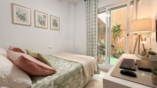 2 bedroom Apartment for sale in La Trinidad, Málaga city - € 259,990 (Ref: 9993591)