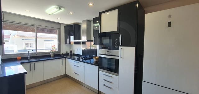 5 sypialnia Dom szeregowy na sprzedaż w Nueva Almería - Cortijo Grande - Vega de Acá, Miasto Almería z basenem garażem - 855 000 € (Ref: 9993592)