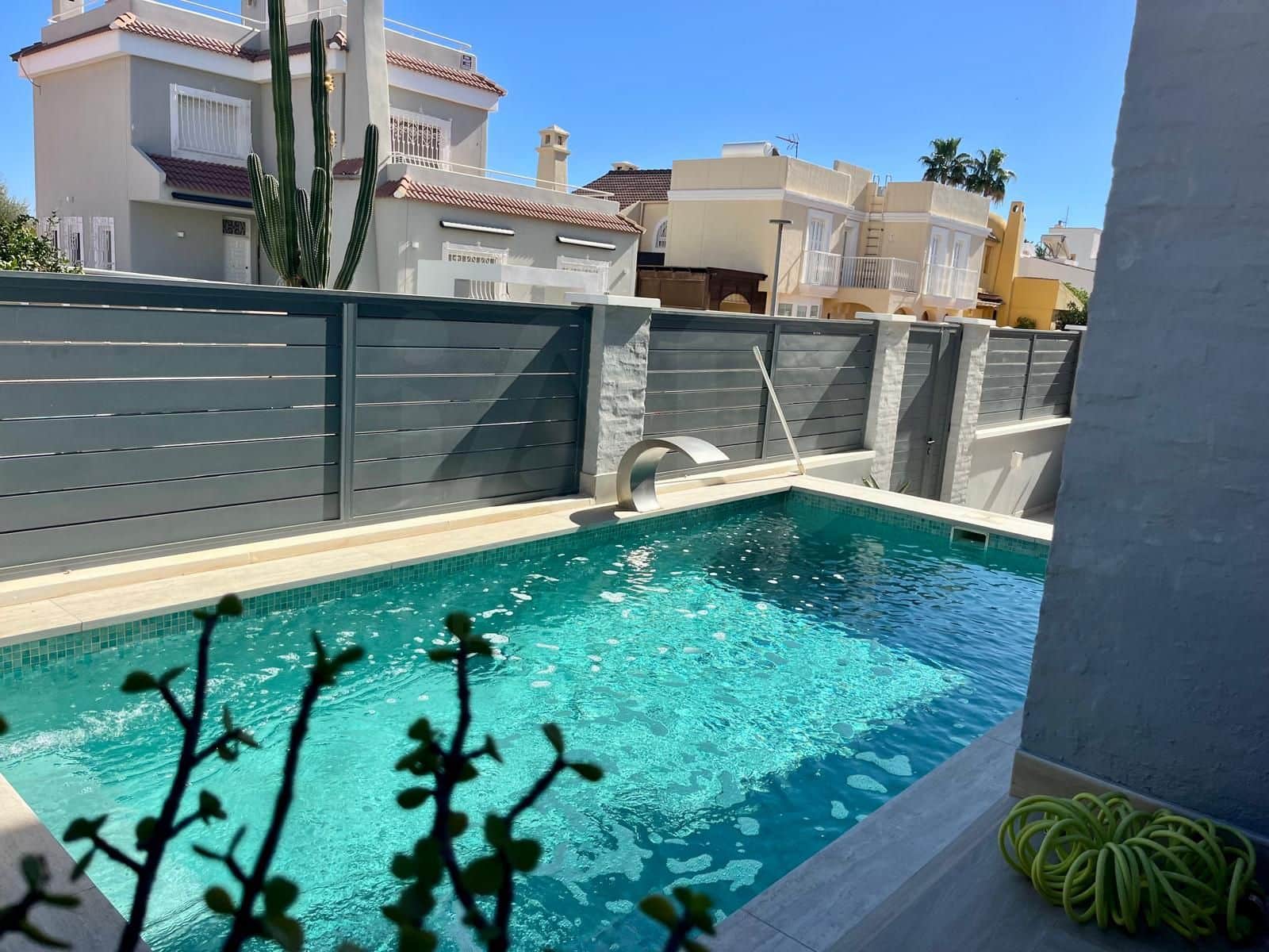5 sypialnia Dom szeregowy na sprzedaż w Miasto Almeria z basenem garażem - 855 000 € (Ref: 9993592)