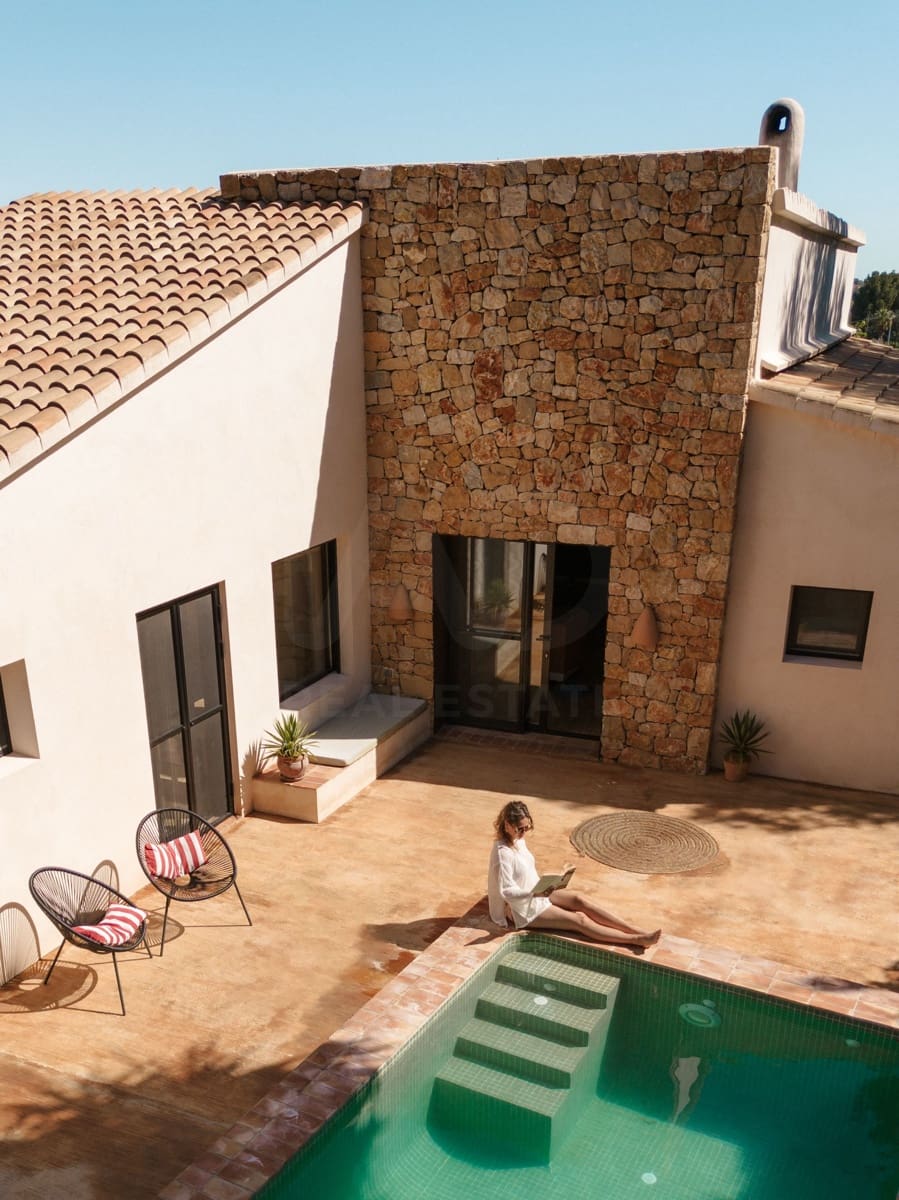 Casa de 3 habitaciones en Alicante / Alacant ciudad en venta con piscina - 947.000 € (Ref: 9993593)