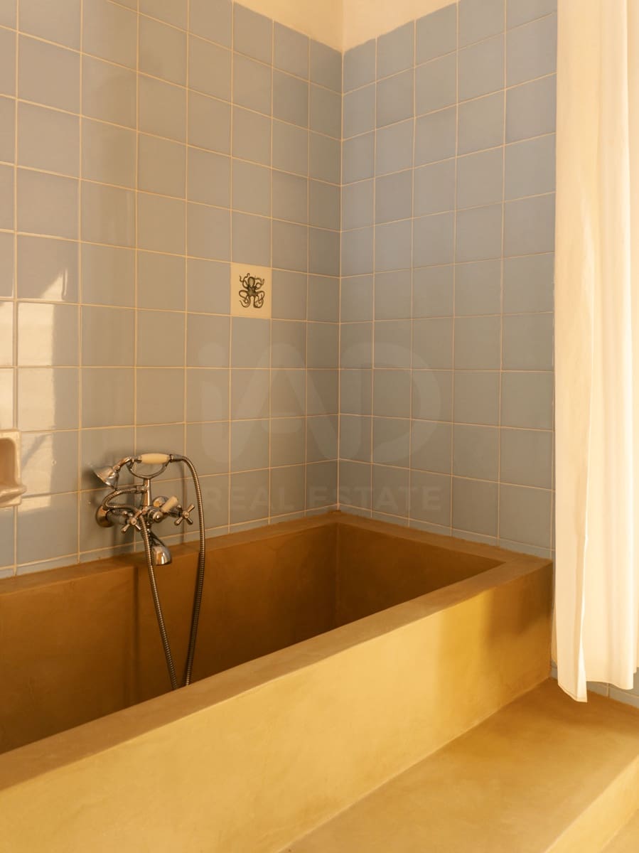 Casa de 3 habitaciones en Alicante / Alacant ciudad en venta con piscina - 947.000 € (Ref: 9993593)