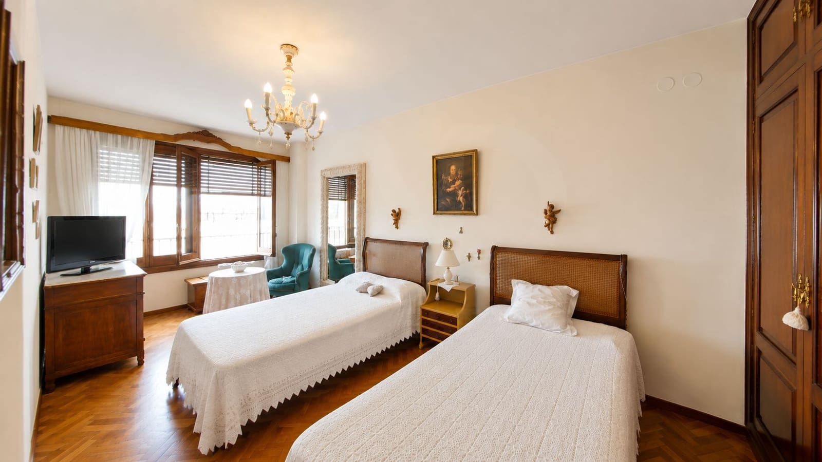 4 soveværelse Lejlighed til salg i Cordoba by med garage - € 700.000 (Ref: 9993594)