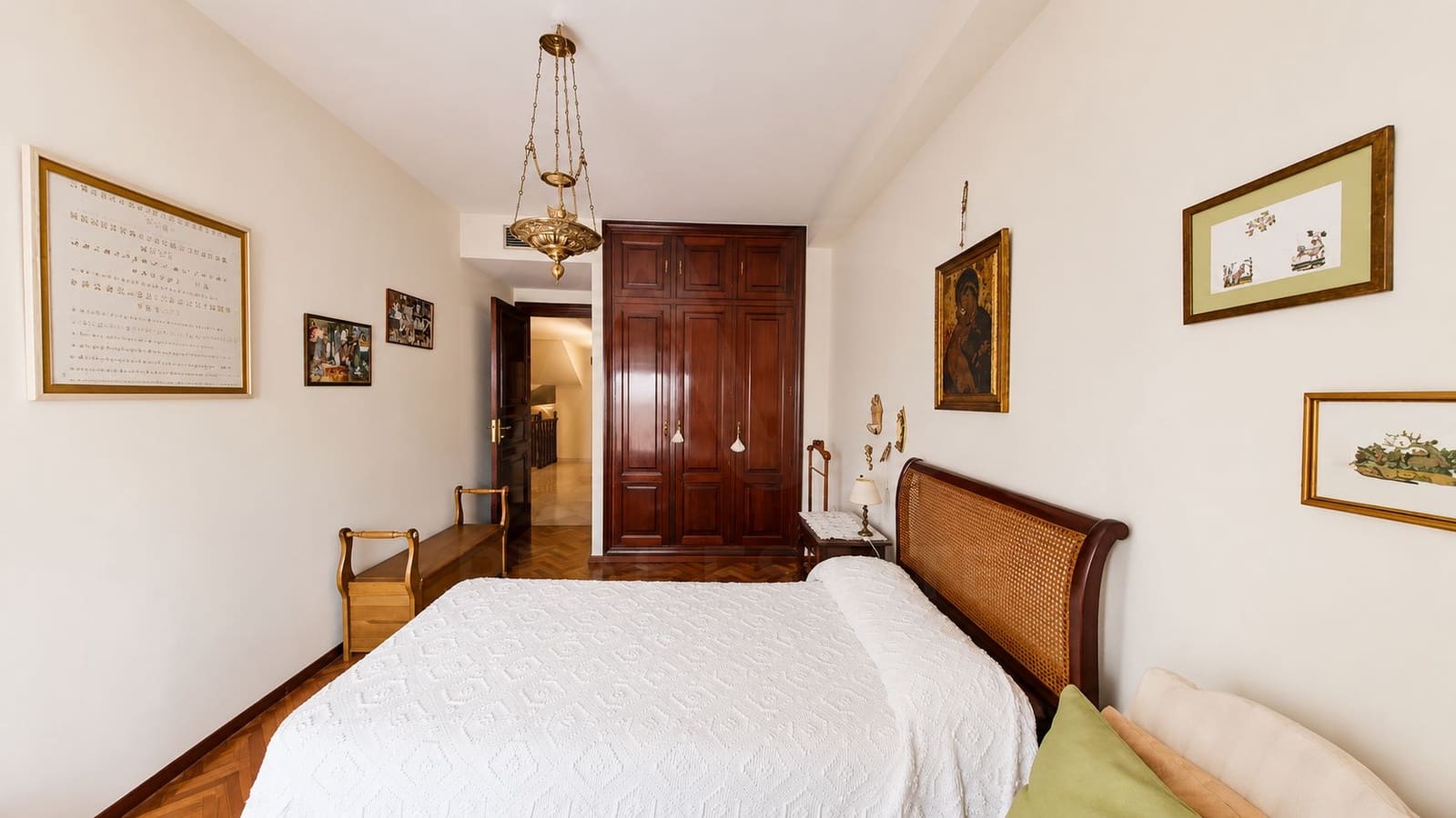 4 soveværelse Lejlighed til salg i Cordoba by med garage - € 700.000 (Ref: 9993594)