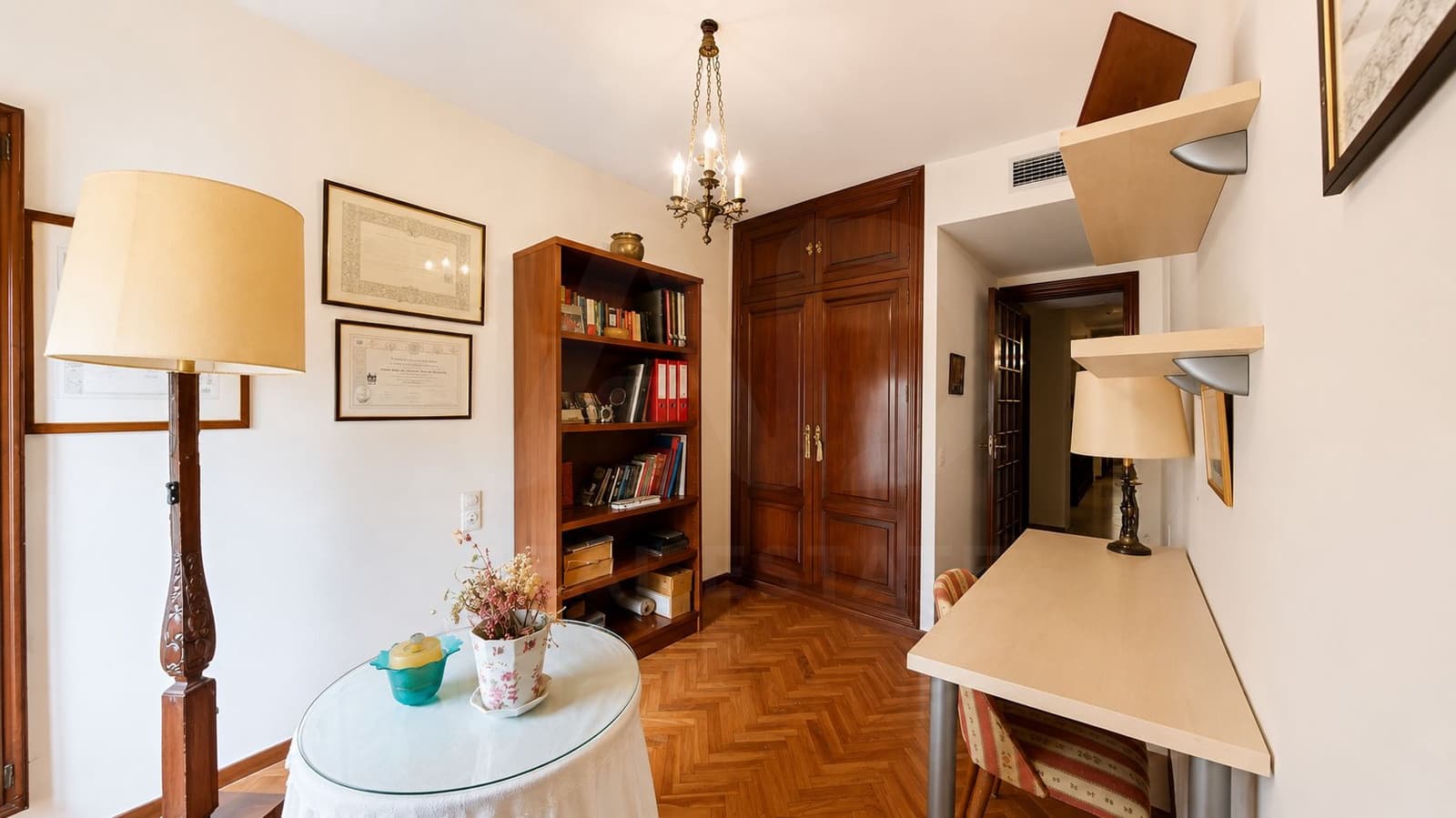 4 soveværelse Lejlighed til salg i Cordoba by med garage - € 700.000 (Ref: 9993594)