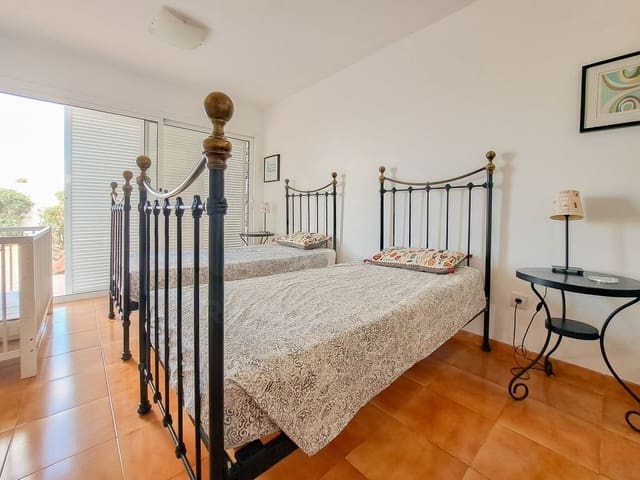 3 slaapkamer Huis te koop in Playa Blanca, Yaiza met zwembad garage - € 625.000 (Ref: 9993596)
