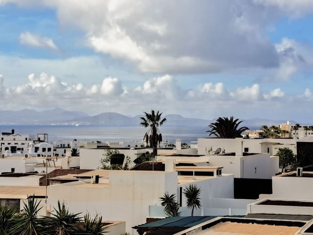 3 slaapkamer Huis te koop in Playa Blanca, Yaiza met zwembad garage - € 625.000 (Ref: 9993596)