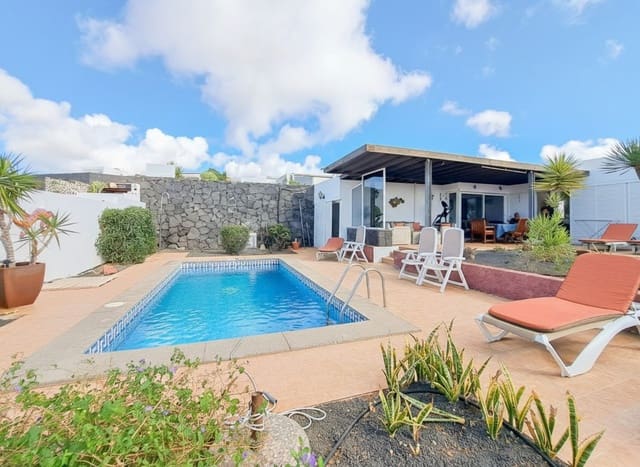 3 slaapkamer Huis te koop in Playa Blanca, Yaiza met zwembad garage - € 625.000 (Ref: 9993596)