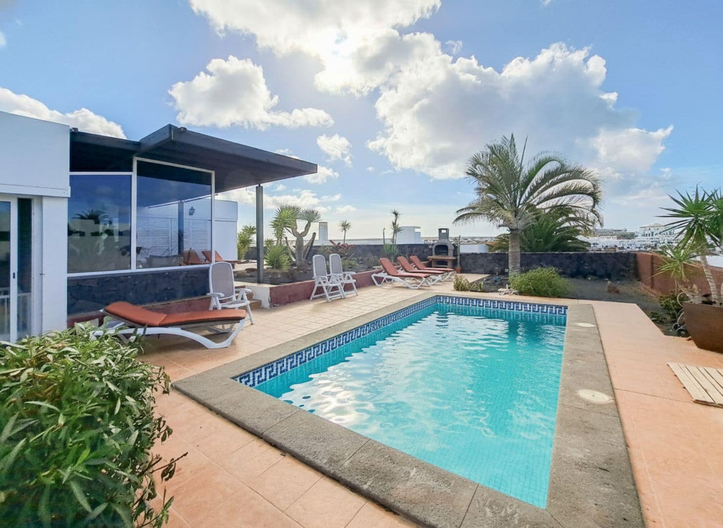 3 slaapkamer Huis te koop in Playa Blanca met zwembad garage - € 625.000 (Ref: 9993596)