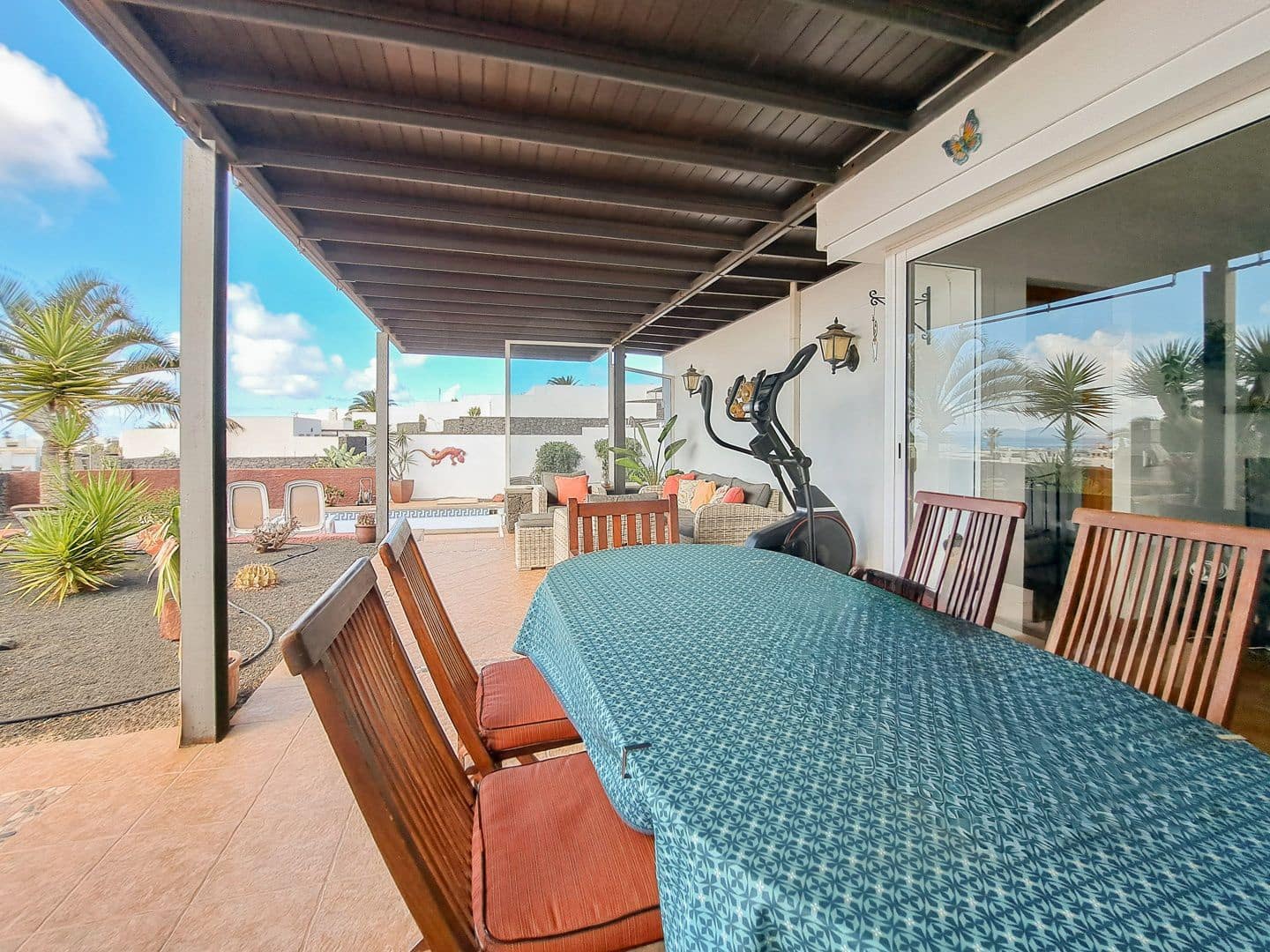 3 slaapkamer Huis te koop in Playa Blanca met zwembad garage - € 625.000 (Ref: 9993596)