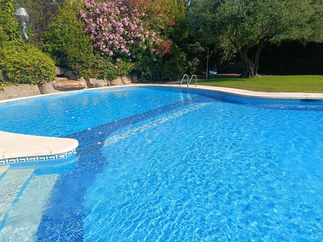 3 chambre Appartement à vendre à Platja d'Aro, Castell-Platja d'Aro avec piscine garage - 395 000 € (Ref: 9993597)