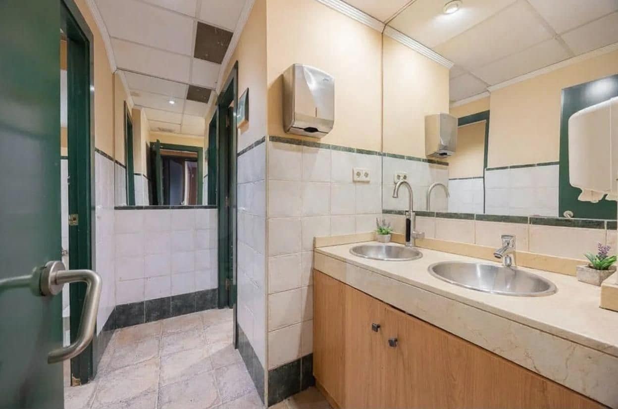 Comercial para venda em Madrid cidade - 1 200 000 € (Ref: 9993646)