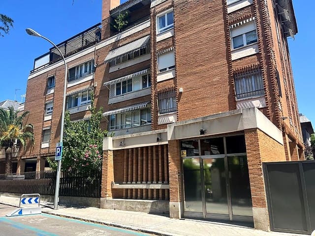 Erhverv til salg i Madrid by - € 1.200.000 (Ref: 9993646)