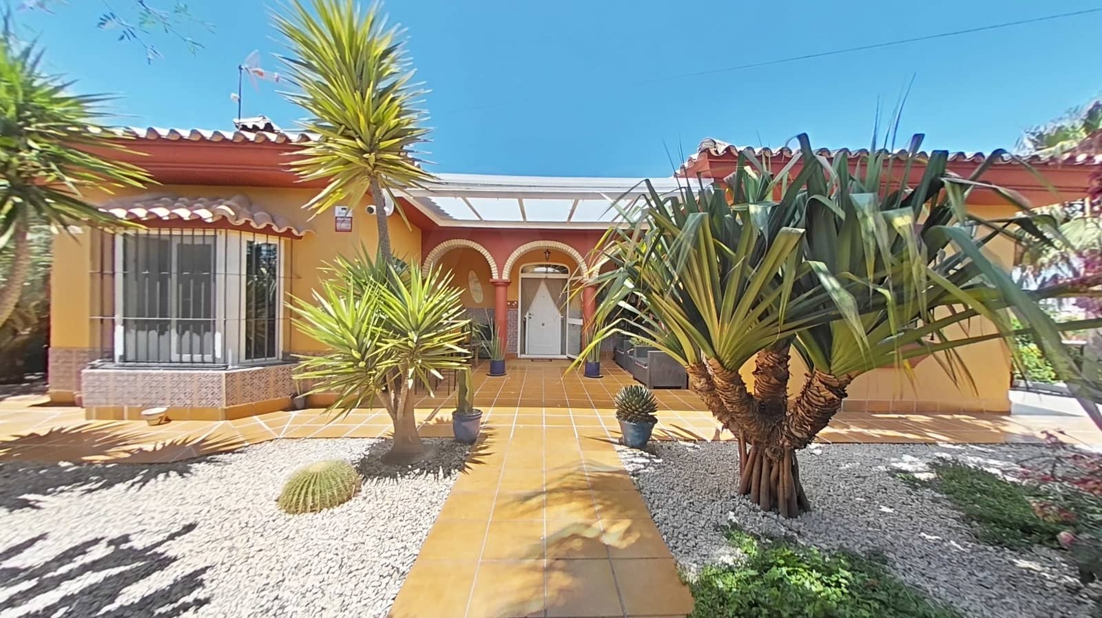 Casa de 3 habitaciones en Cádiz ciudad en venta con piscina garaje - 590.000 € (Ref: 9993714)
