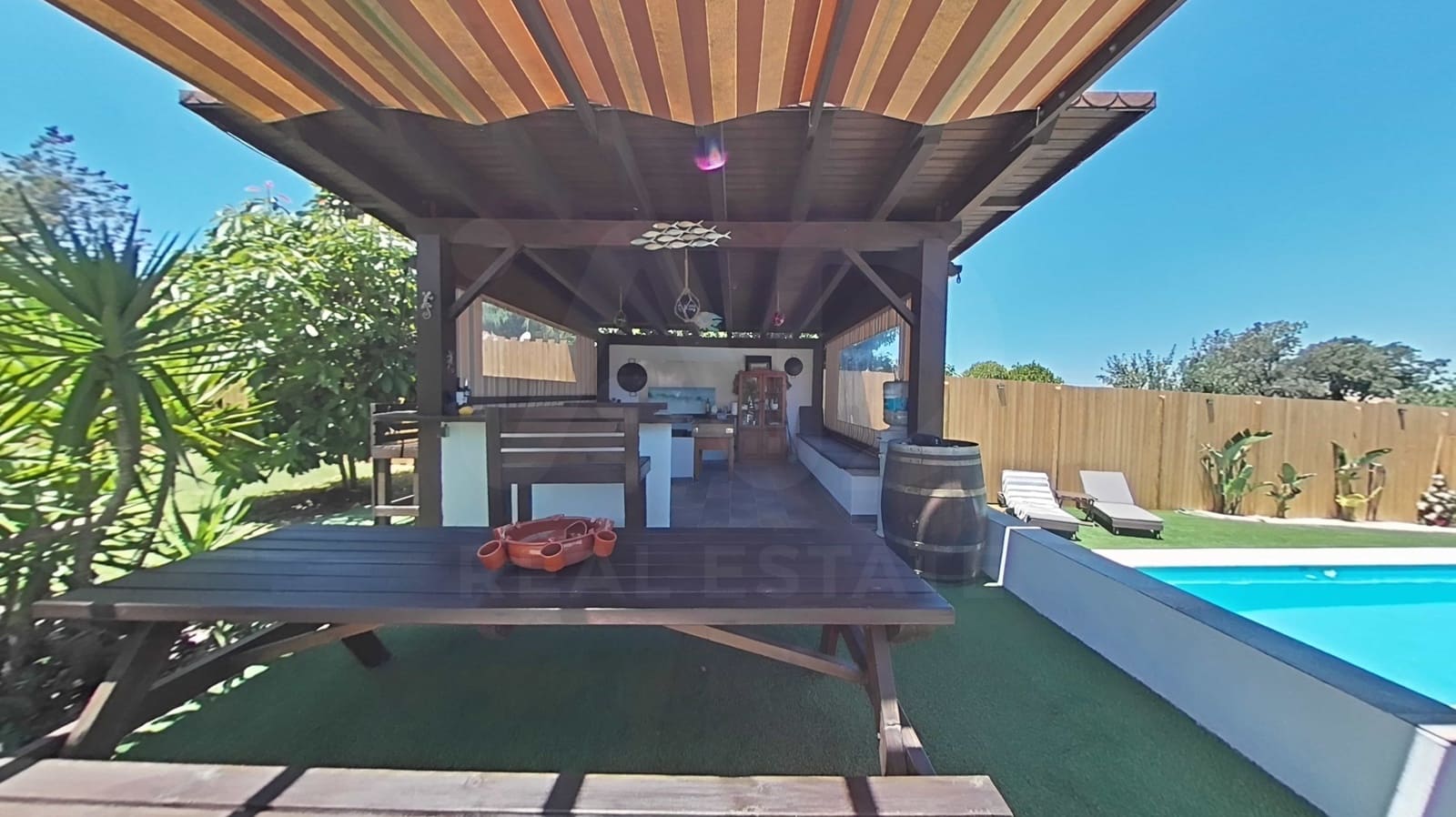 Casa de 3 habitaciones en Cádiz ciudad en venta con piscina garaje - 590.000 € (Ref: 9993714)