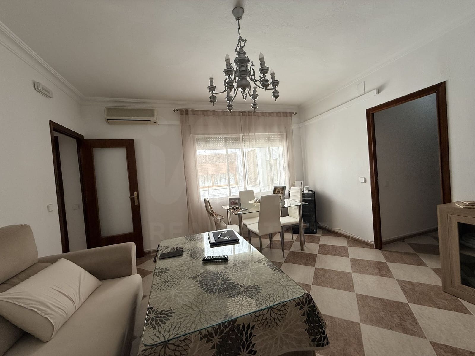 4 makuuhuone Huoneisto myytävänä paikassa Huelva kaupunki - 136 000 € (Ref: 9993715)