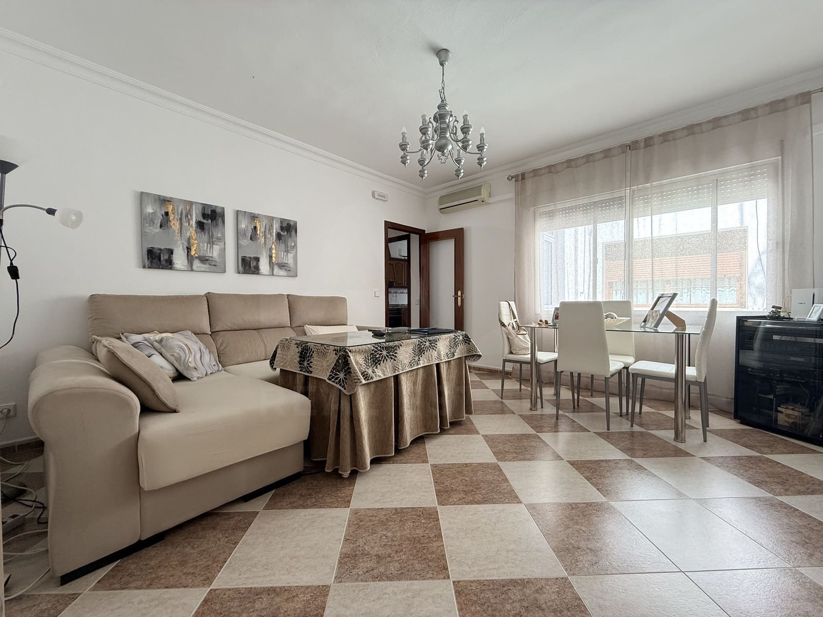 4 makuuhuone Huoneisto myytävänä paikassa Huelva kaupunki - 136 000 € (Ref: 9993715)