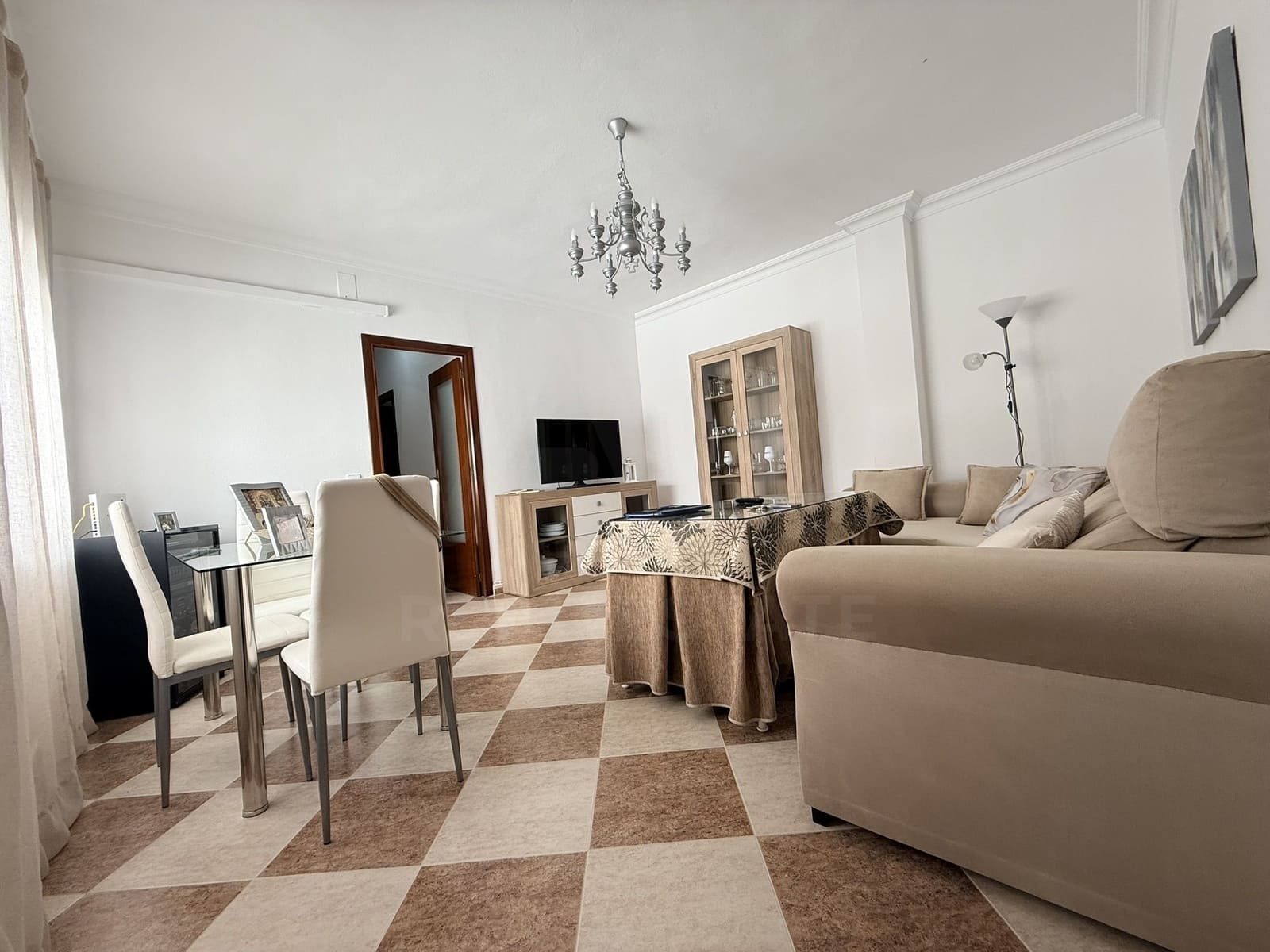 4 makuuhuone Huoneisto myytävänä paikassa Huelva kaupunki - 136 000 € (Ref: 9993715)