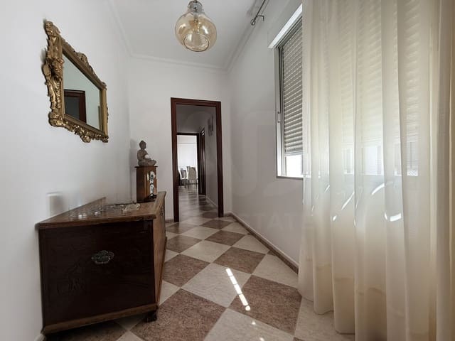 4 Zimmer Apartment zu verkaufen in Huelva Stadt - 136.000 € (Ref: 9993715)