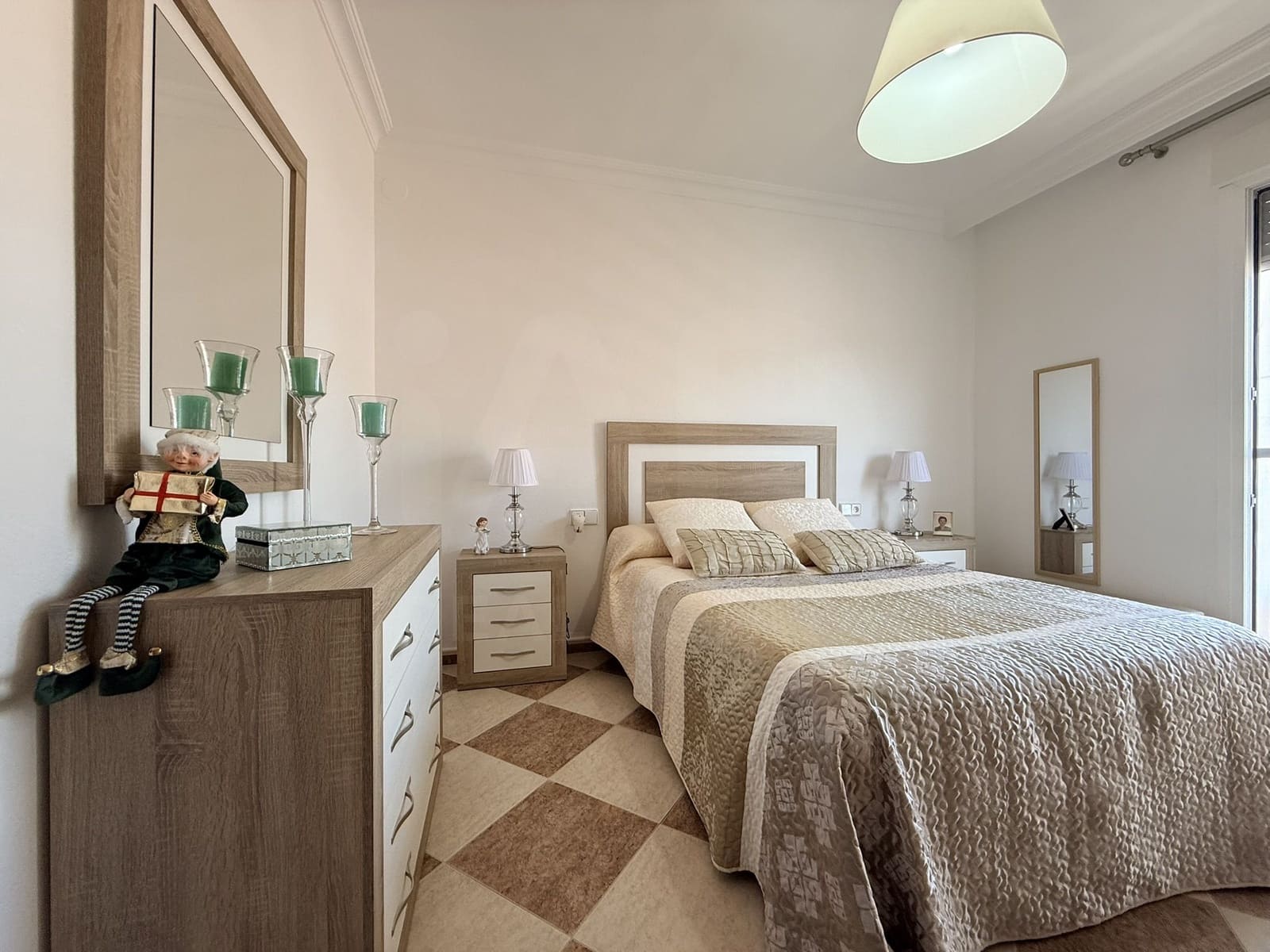 4 makuuhuone Huoneisto myytävänä paikassa Huelva kaupunki - 136 000 € (Ref: 9993715)
