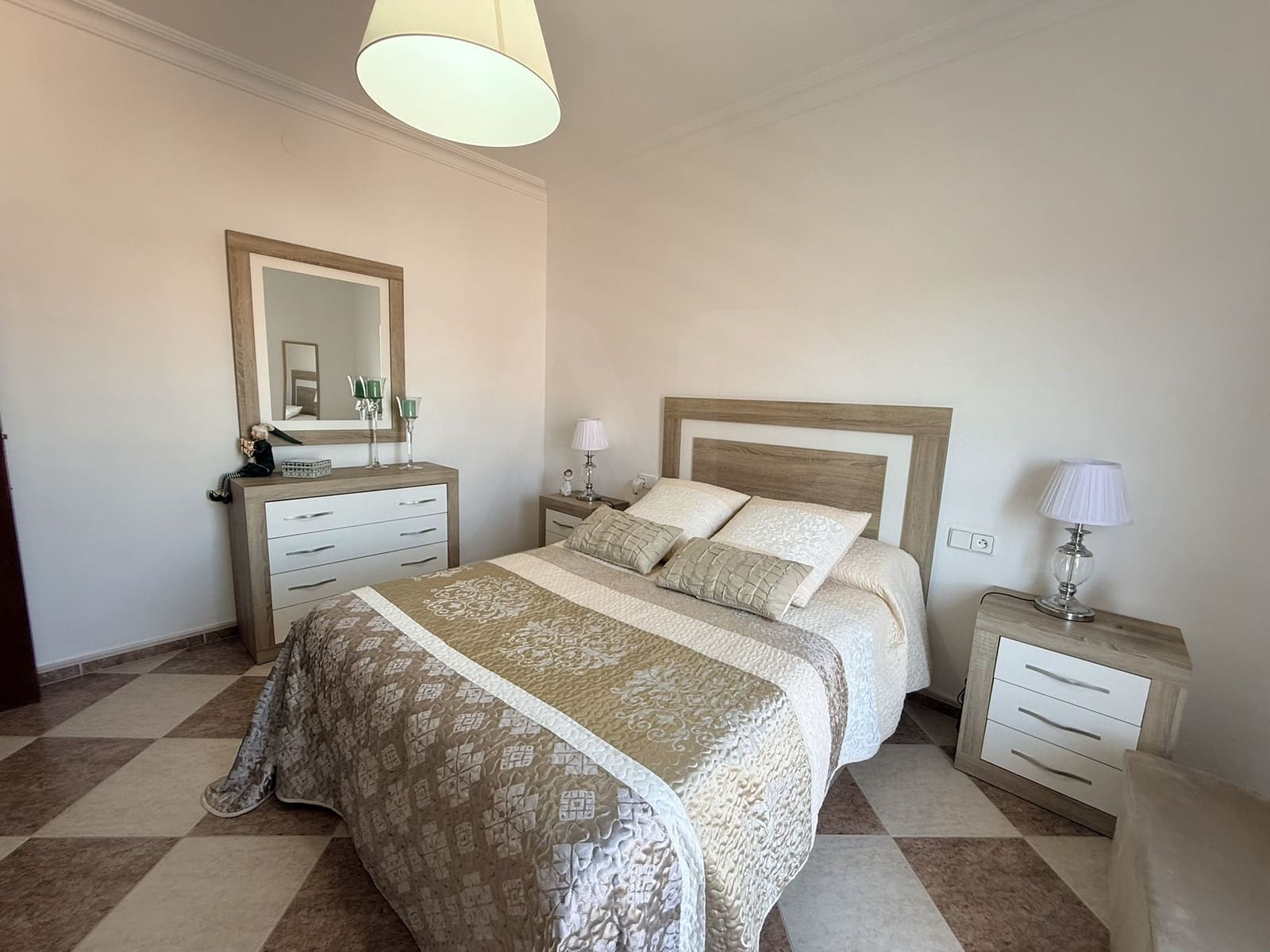 4 makuuhuone Huoneisto myytävänä paikassa Huelva kaupunki - 136 000 € (Ref: 9993715)