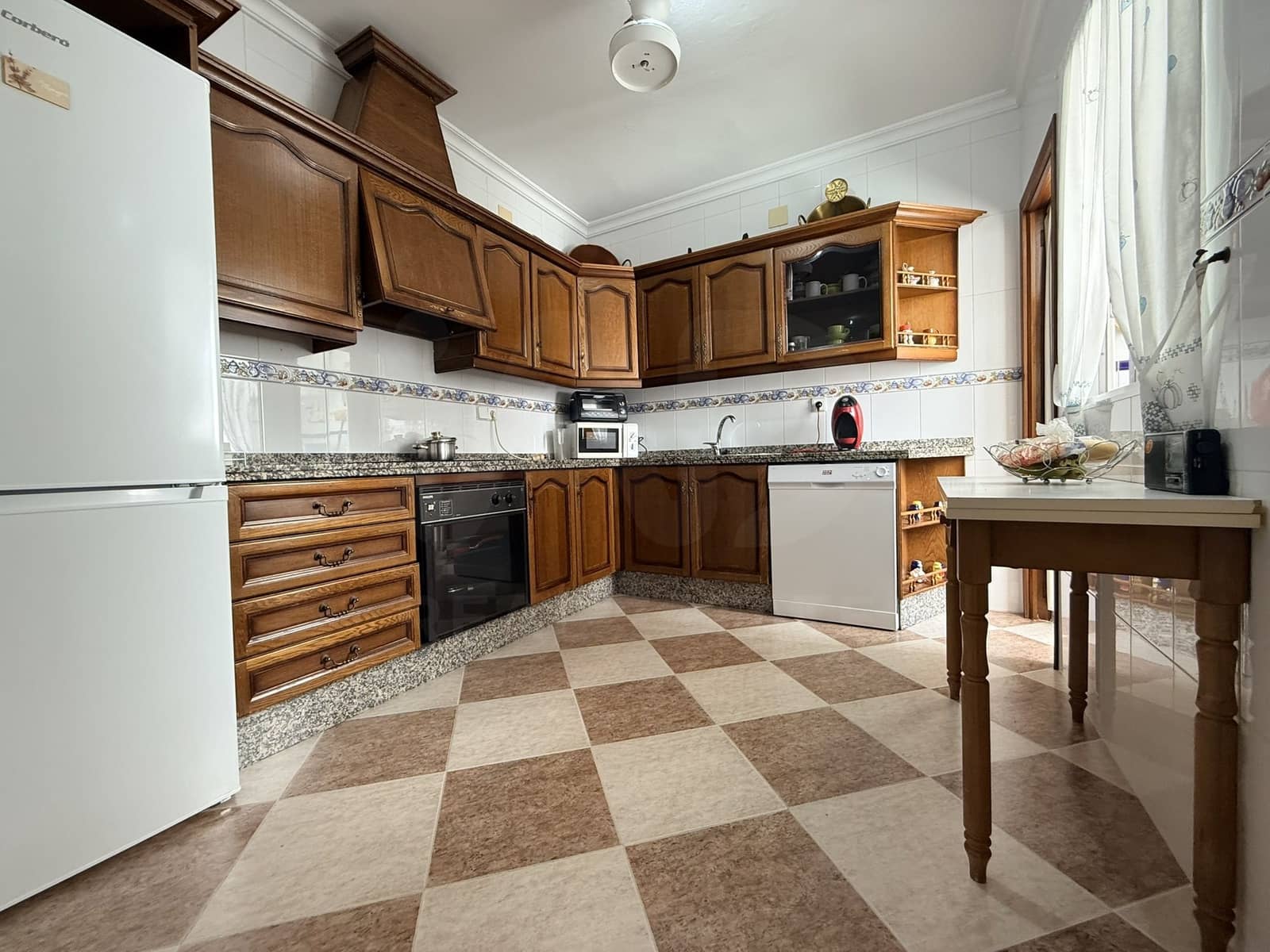 4 makuuhuone Huoneisto myytävänä paikassa Huelva kaupunki - 136 000 € (Ref: 9993715)