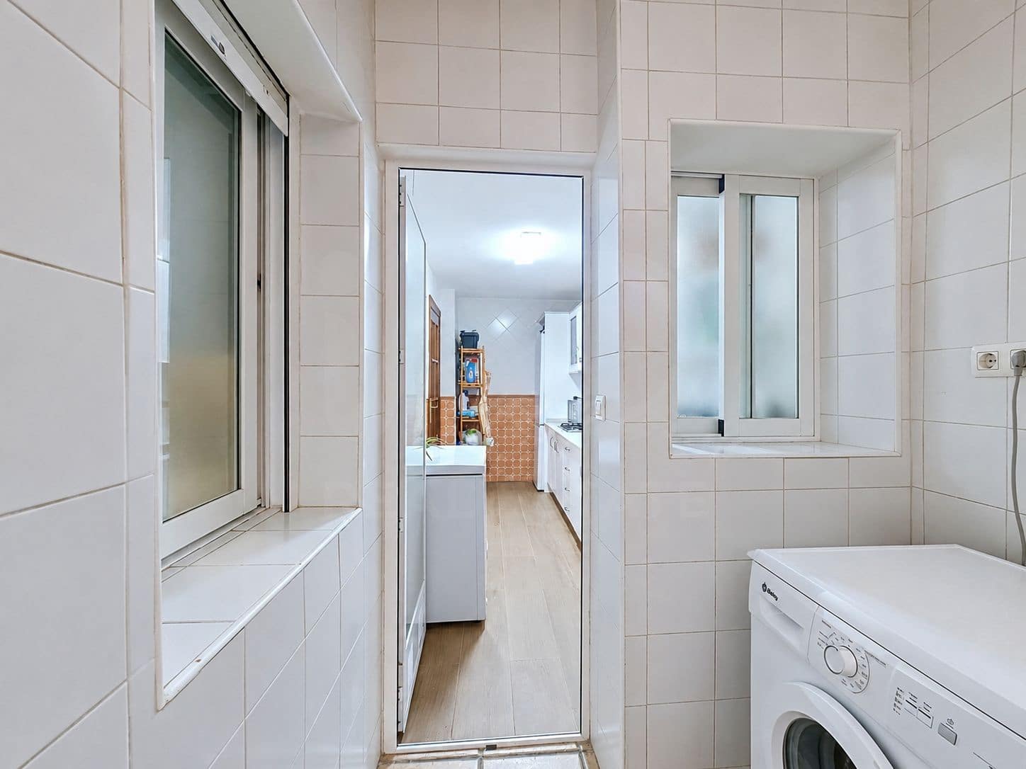 Apartamento de 4 habitaciones en Granada ciudad en venta - 330.000 € (Ref: 9993717)