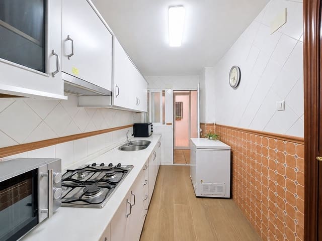 Apartamento de 4 habitaciones en Camino de Ronda - Rosaleda, Granada ciudad en venta - 330.000 € (Ref: 9993717)