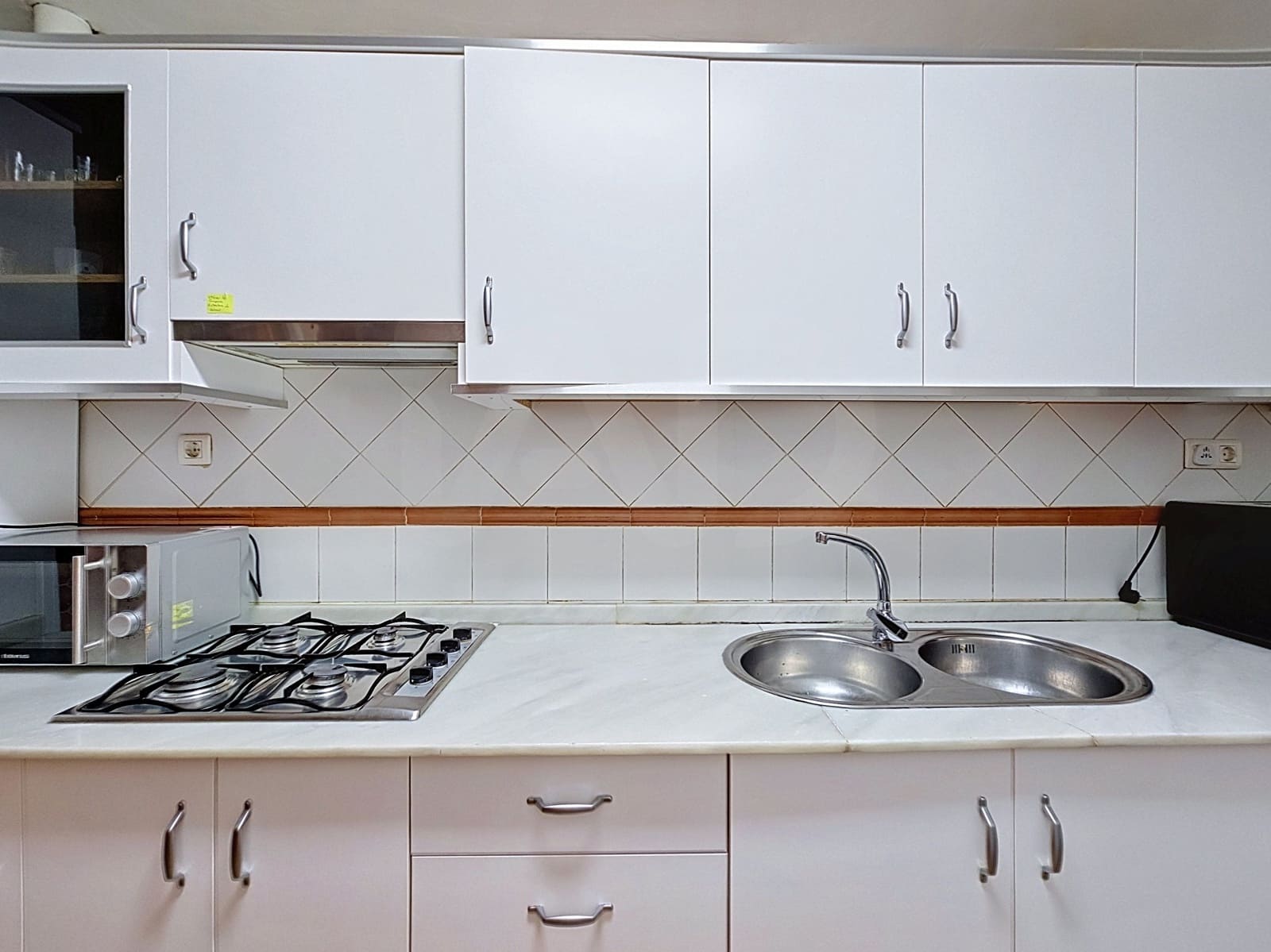 Apartamento de 4 habitaciones en Granada ciudad en venta - 330.000 € (Ref: 9993717)