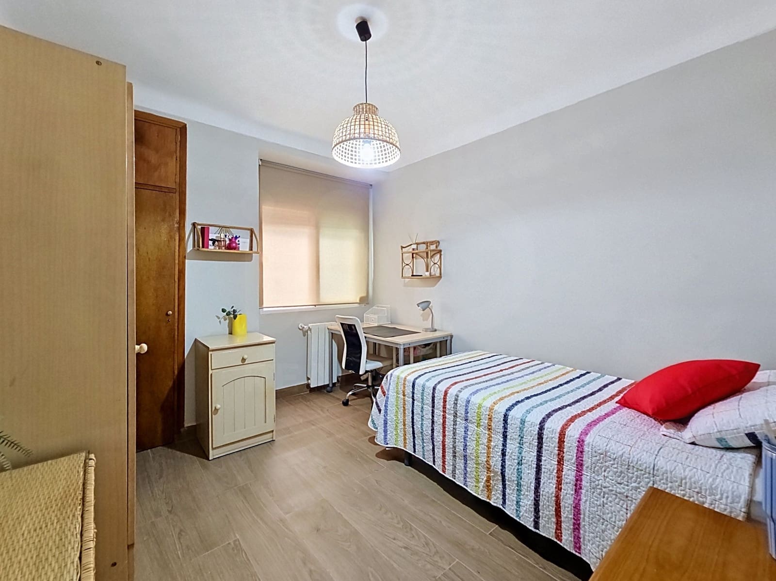 Apartamento de 4 habitaciones en Granada ciudad en venta - 330.000 € (Ref: 9993717)