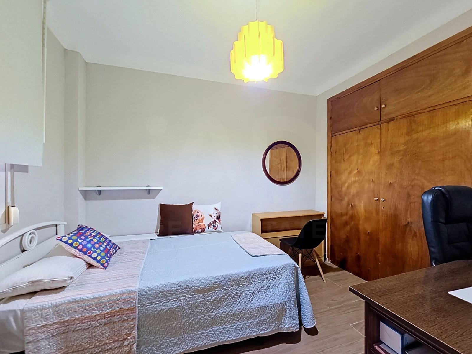 Apartamento de 4 habitaciones en Granada ciudad en venta - 330.000 € (Ref: 9993717)