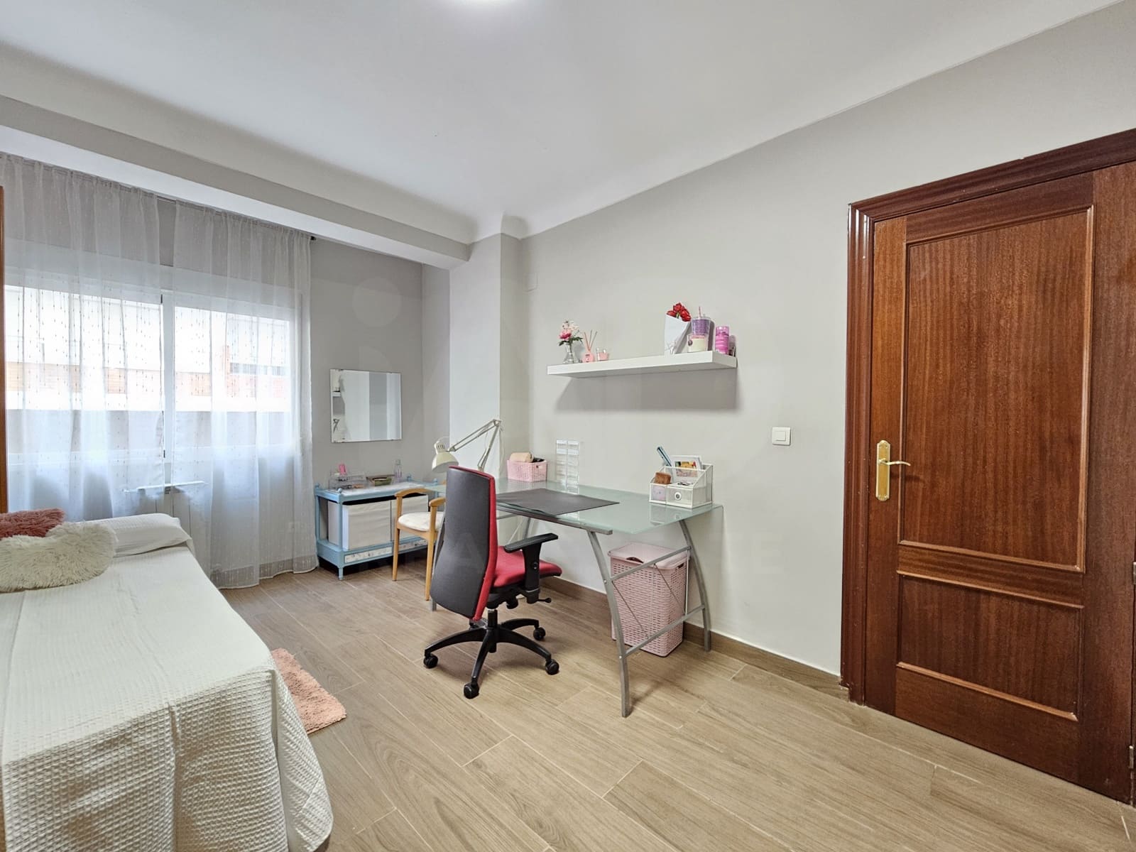 Apartamento de 4 habitaciones en Granada ciudad en venta - 330.000 € (Ref: 9993717)