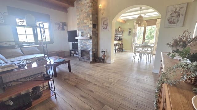 Chalet de 3 habitaciones en Castellet i la Gornal en venta - 359.900 € (Ref: 9993719)