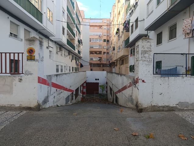Garasje til salgs i Zaragoza by - € 95 000 (Ref: 9993720)