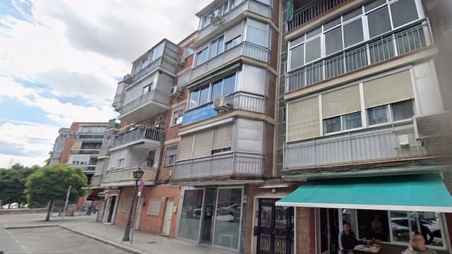 3 soverom Leilighet til salgs i Casco Histórico de Vallecas, Madrid by - € 210 000 (Ref: 9993723)