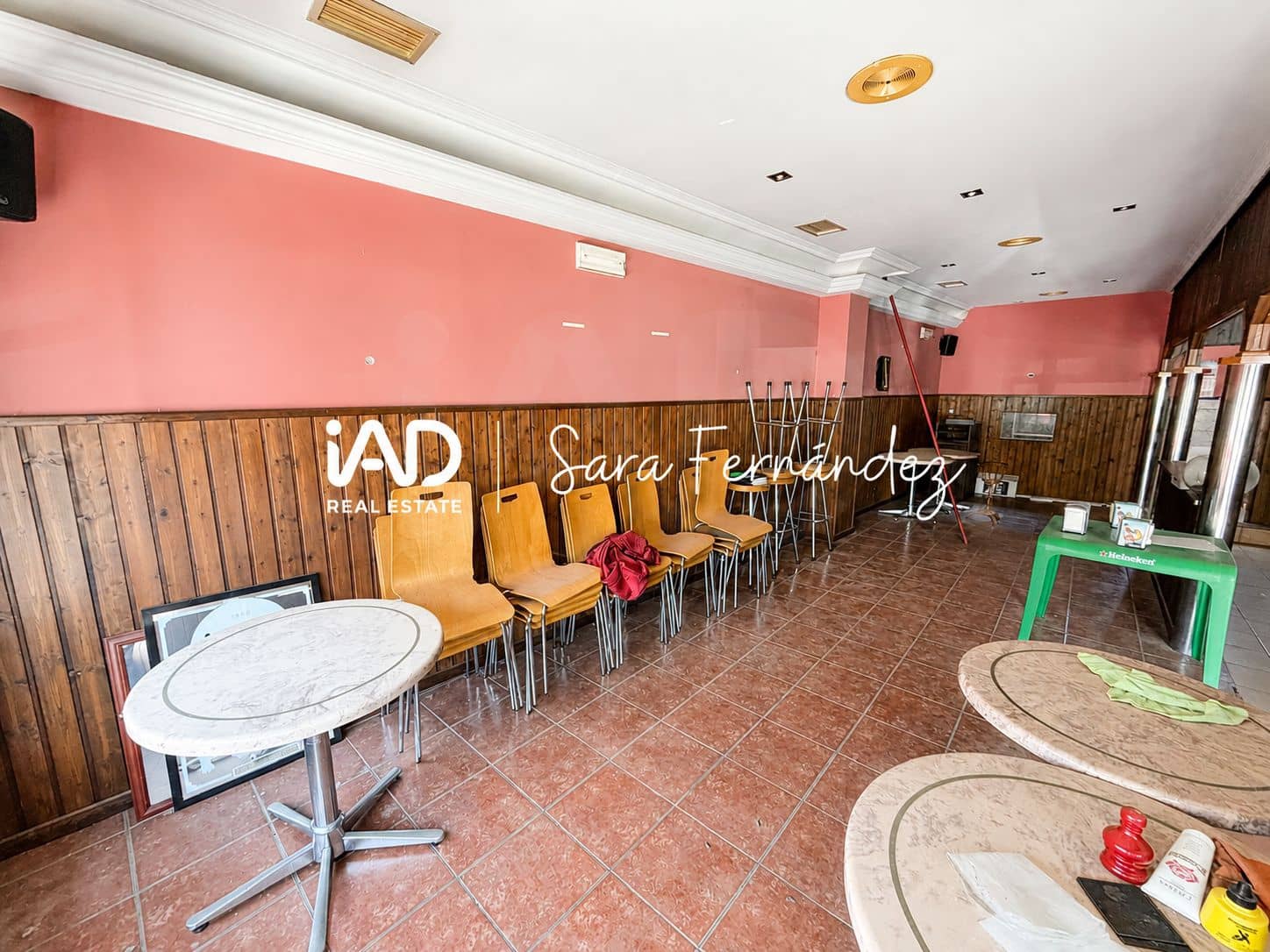 Kommersiell til salgs i Leon by - € 43 000 (Ref: 9993725)