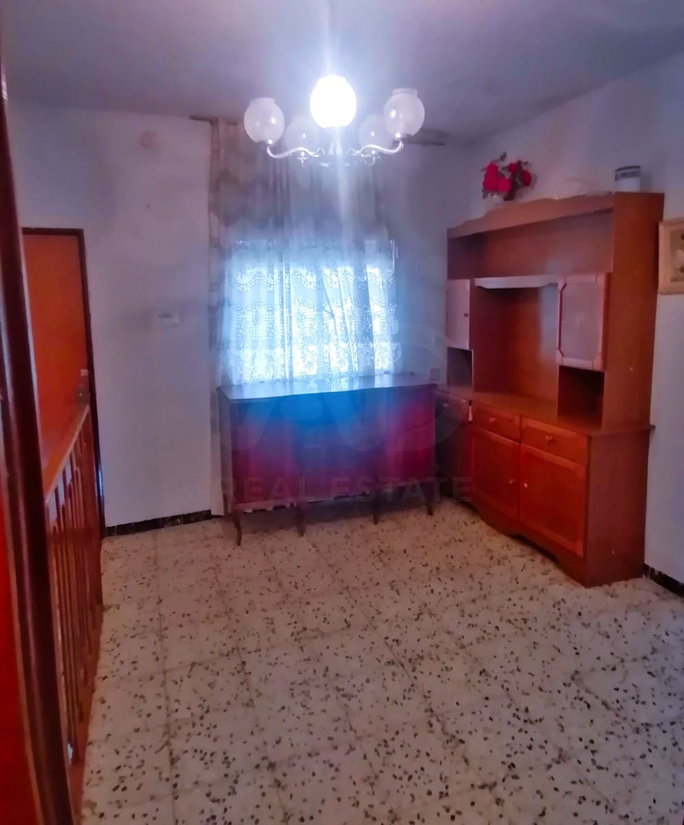 5 bedroom Townhouse for sale in Toledo city - € 37,000 (Ref: 9993726)