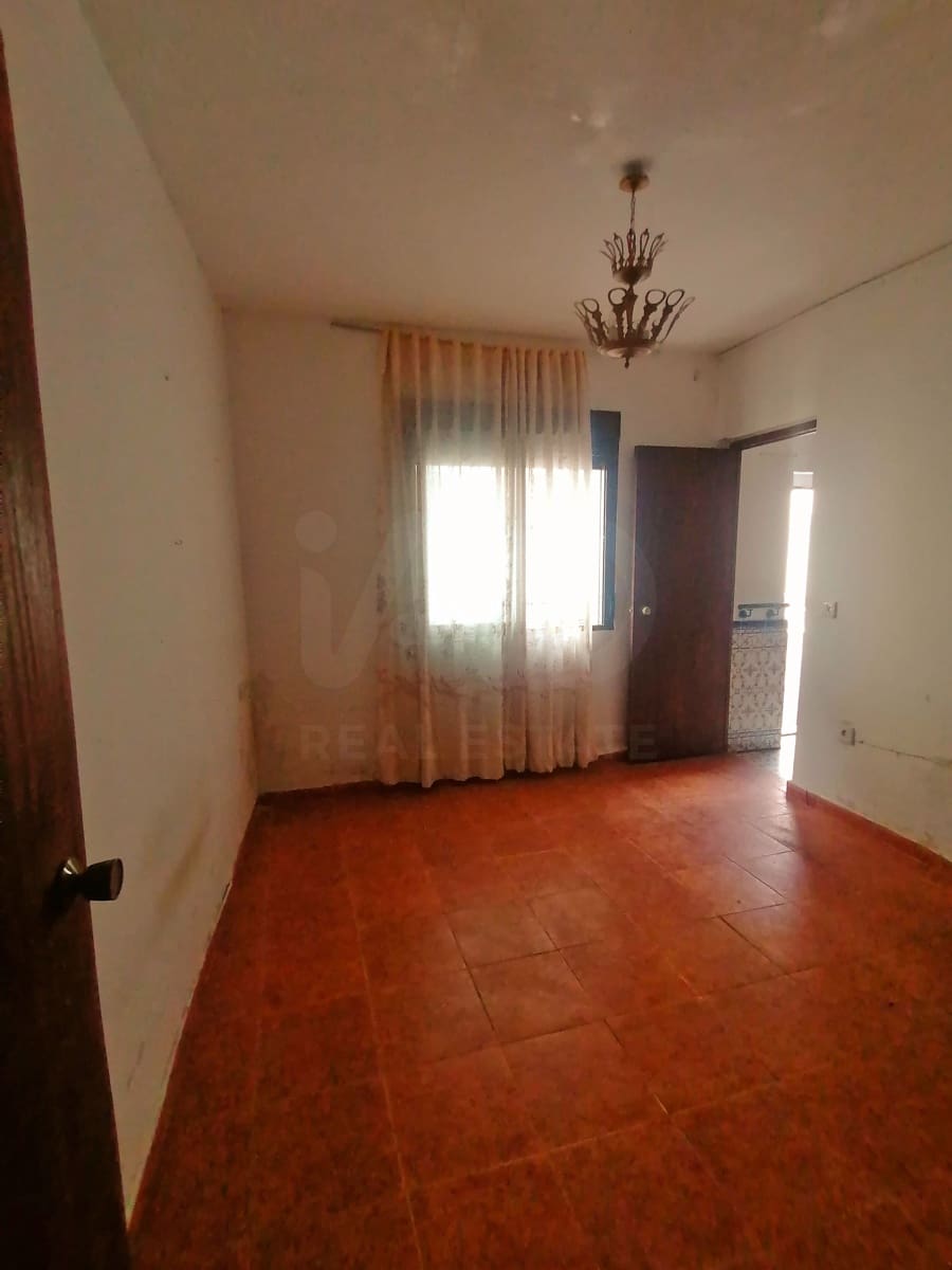 5 bedroom Townhouse for sale in Toledo city - € 37,000 (Ref: 9993726)