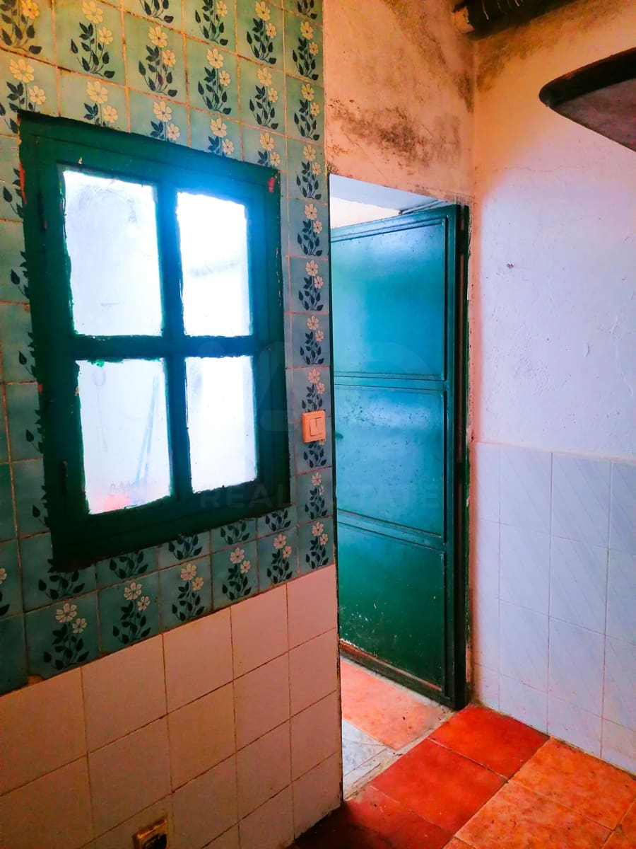 5 bedroom Townhouse for sale in Toledo city - € 37,000 (Ref: 9993726)