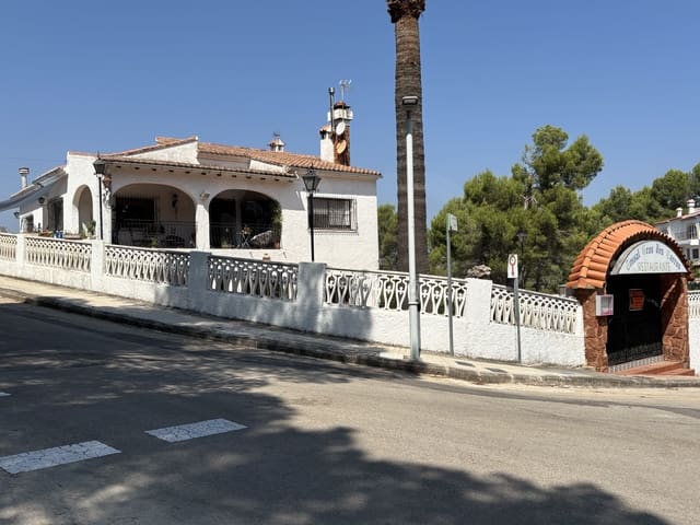 Casa de 5 habitaciones en La Font d'En Carròs en venta con piscina - 532.000 € (Ref: 9994677)