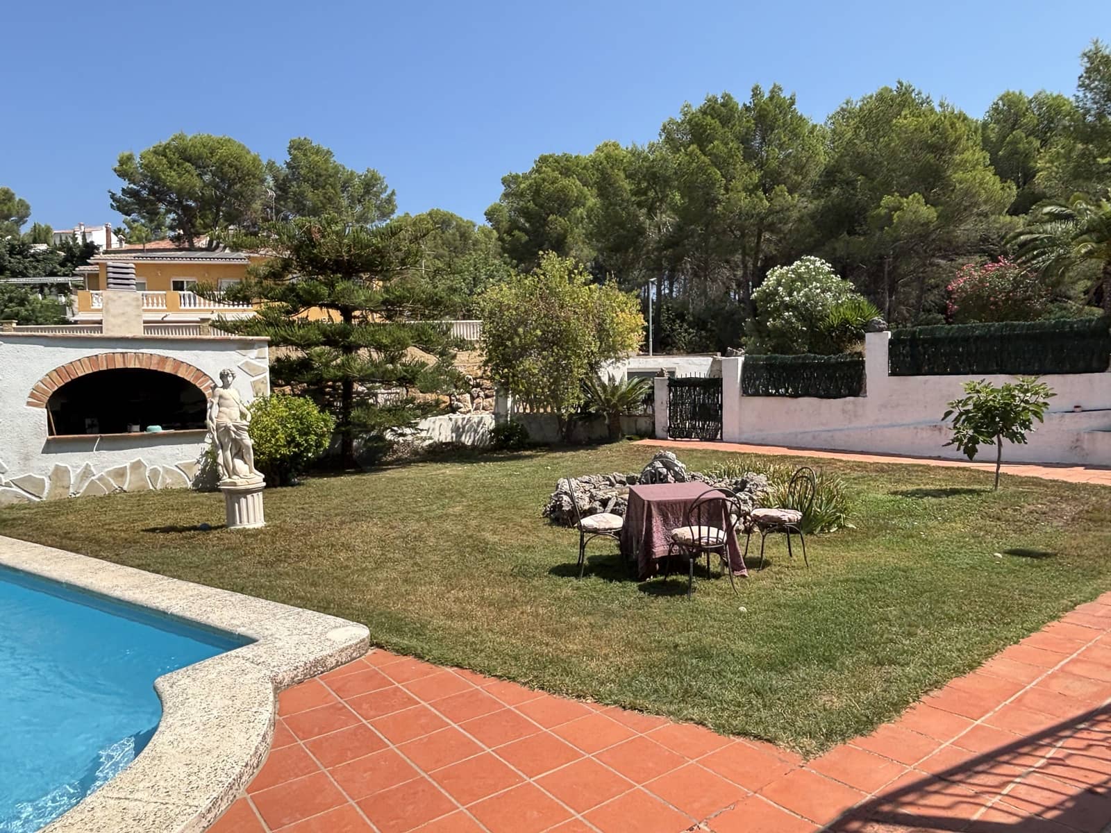 5 bedroom Townhouse for sale in La Font d'En Carros with pool - € 532,000 (Ref: 9994677)