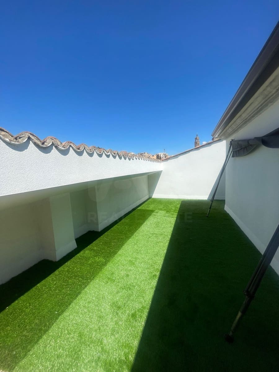 3 bedroom Apartment for sale in Lleida city with garage - € 130,000 (Ref: 9994703)
